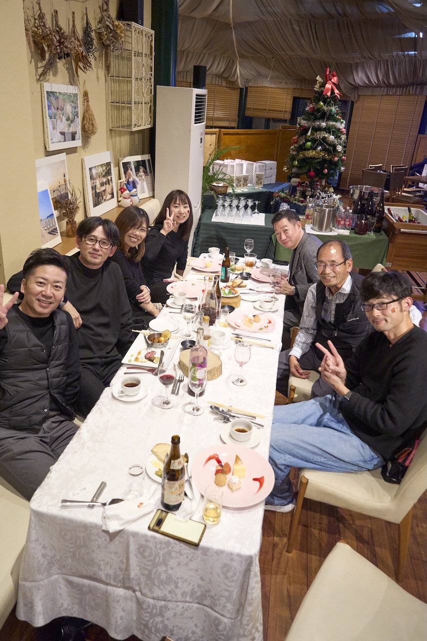 ぶどうの樹 森のレストランで行われたくりえいと・エスコム合同忘年会の会場全景